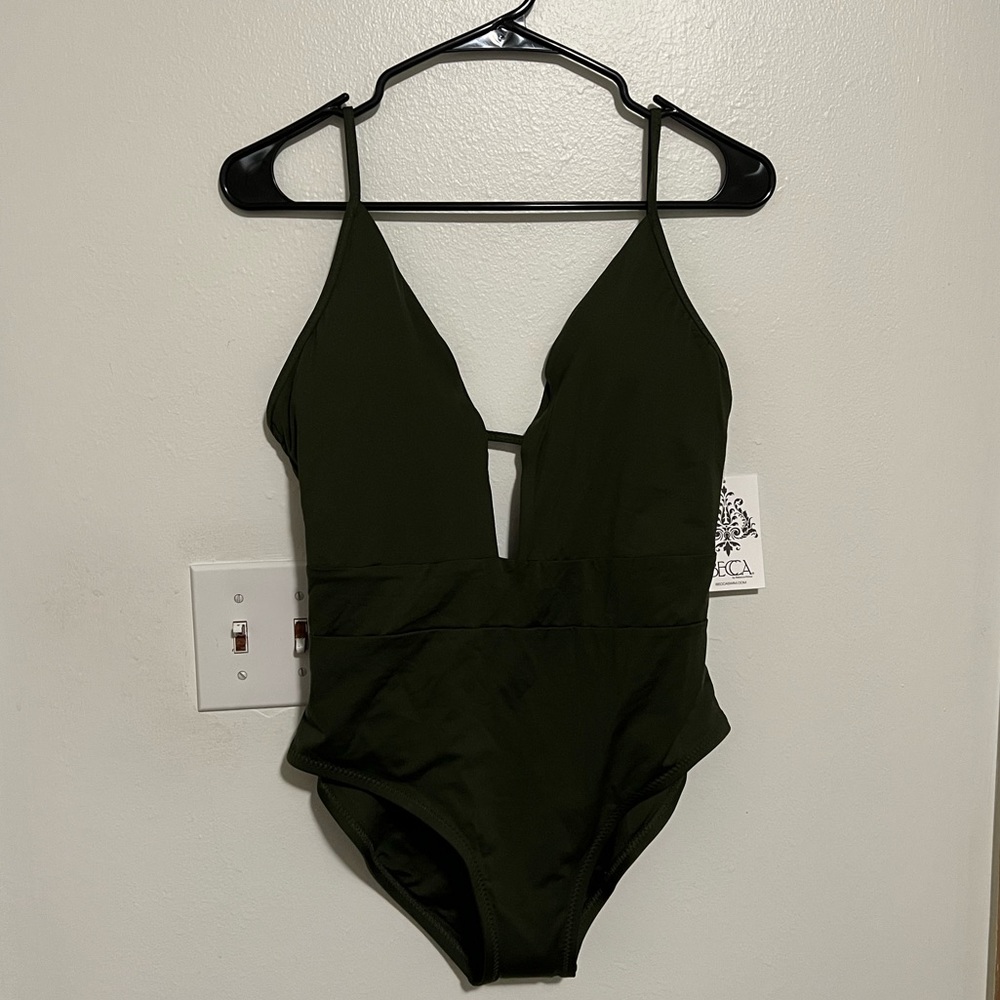 Becca Swimsuit SZ large NWT